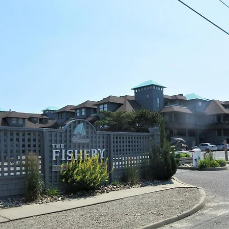 Fishery Condo With Ocean Views, 3 Bedrooms And 2 Baths And Lifeguarded Pool,